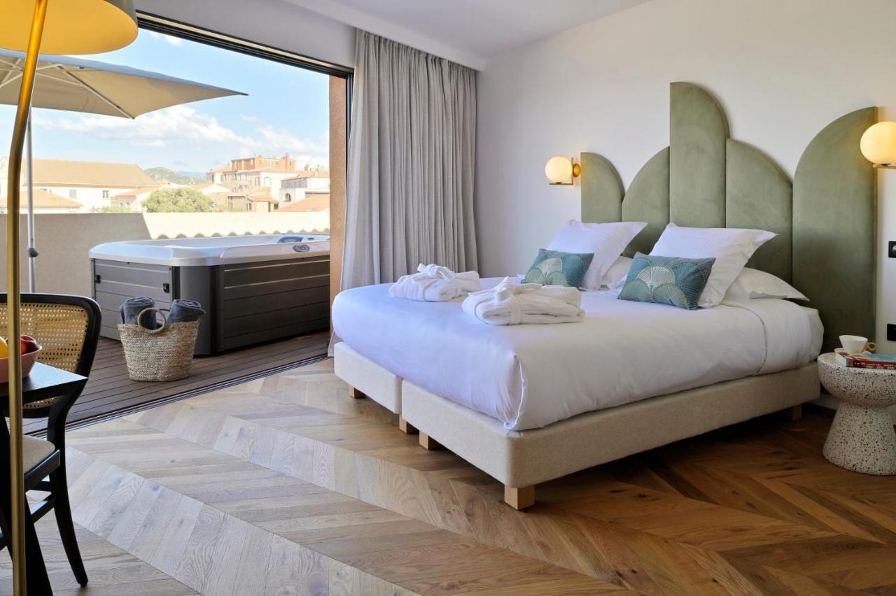 Hotel & Spa Rocabella LʼÎle-Rousse Екстериор снимка