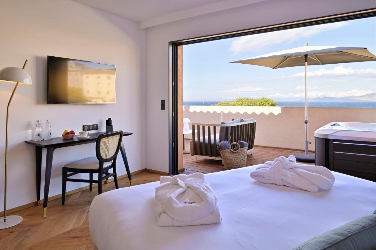 Hotel & Spa Rocabella LʼÎle-Rousse Екстериор снимка