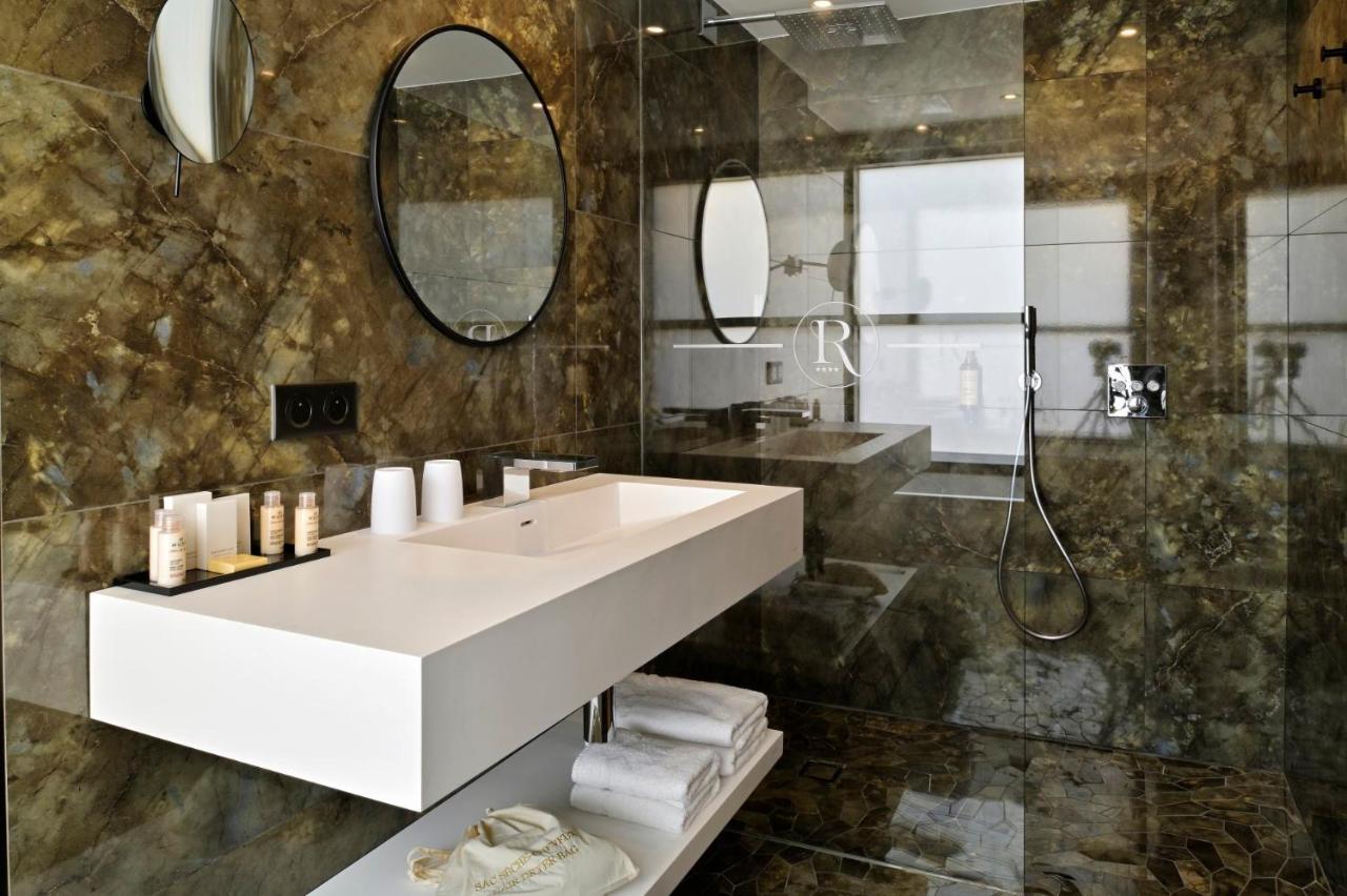 Hotel & Spa Rocabella LʼÎle-Rousse Екстериор снимка