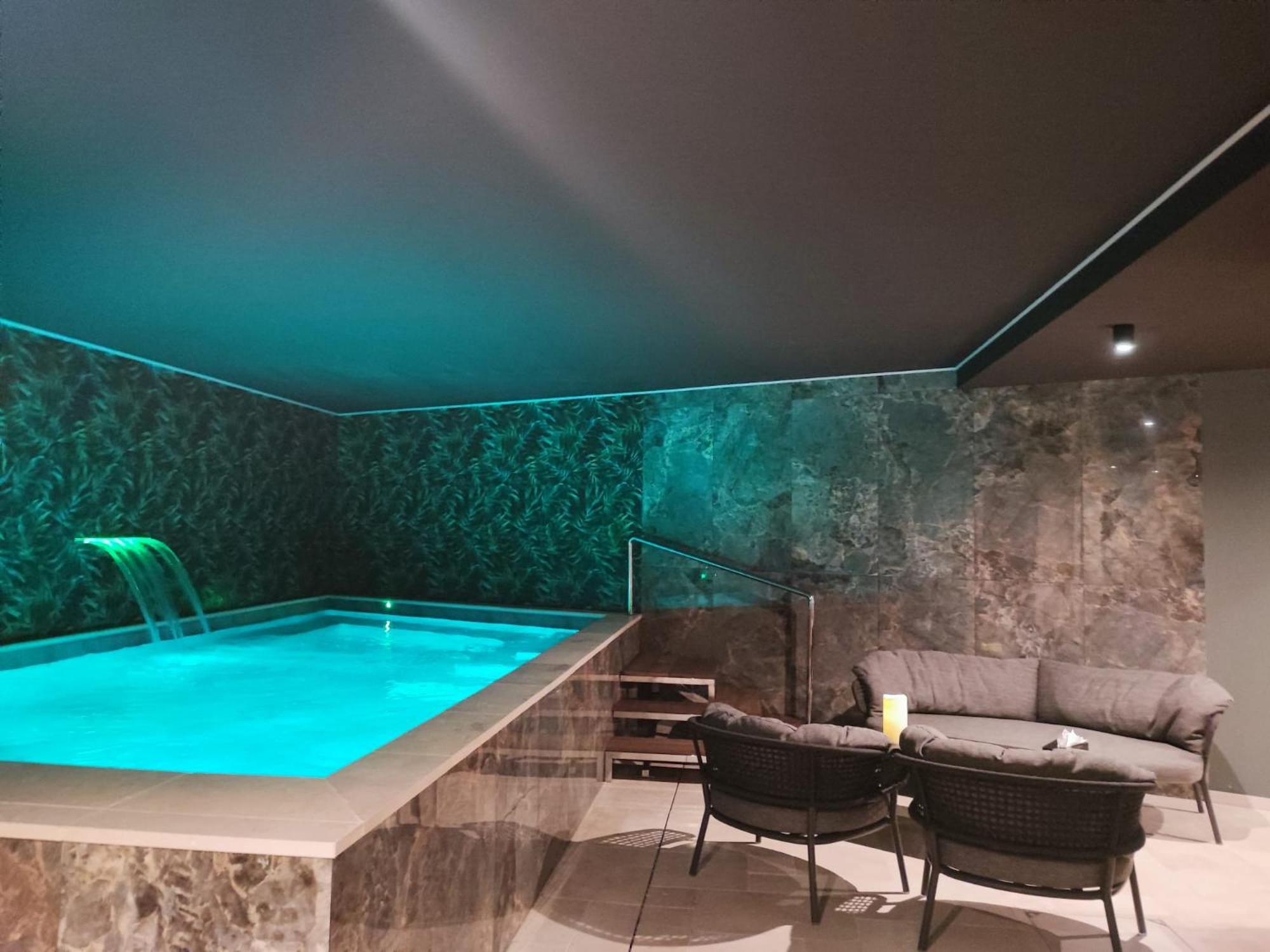 Hotel & Spa Rocabella LʼÎle-Rousse Екстериор снимка